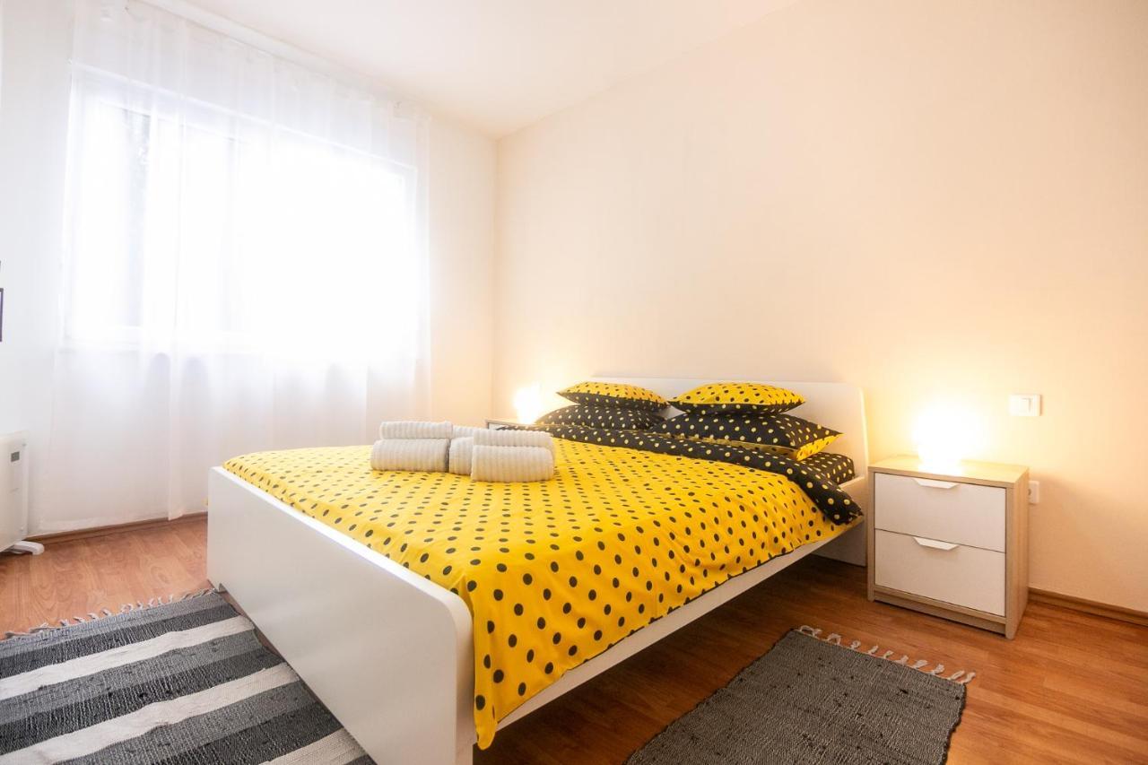 Apartment Noemi Pula Exterior photo